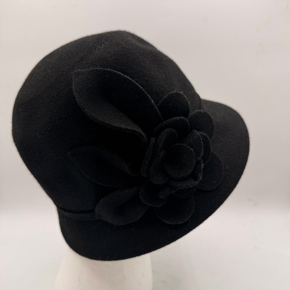 Nine West Black Wool Cloche Hat with Floral Accent – 60 cm - Picture 4 of 9